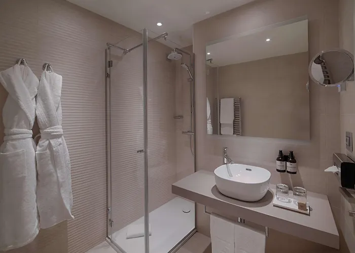 Ξενοδοχείο Nh 4*