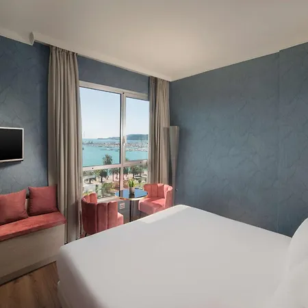 ホテル Nh ジョリー ラ スペッツィア 4*