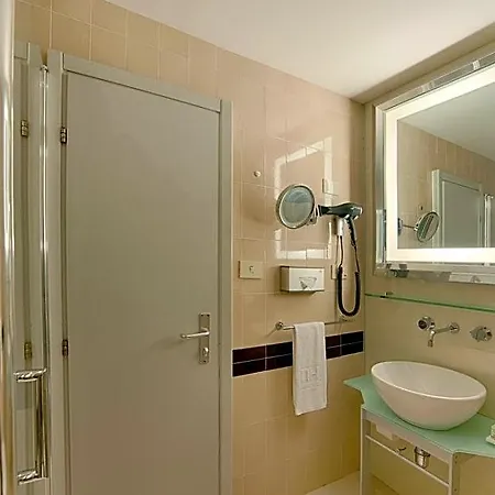 Nh Hotel 4*