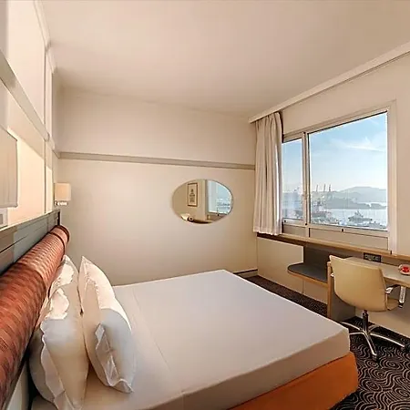 Hotel Nh 4*