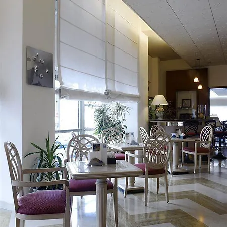 Nh拉斯伯泽亚酒店 4*