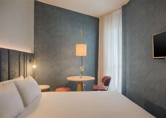 酒店 Nh拉斯伯泽亚酒店 4*