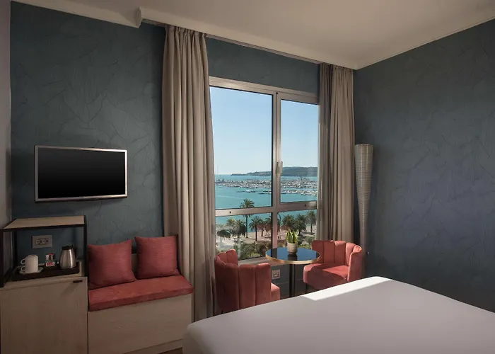 酒店 Nh拉斯伯泽亚酒店 4*