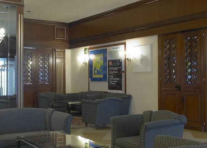 Nh拉斯伯泽亚酒店 酒店