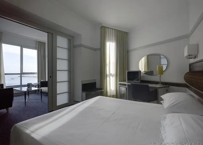 酒店 Nh拉斯伯泽亚酒店