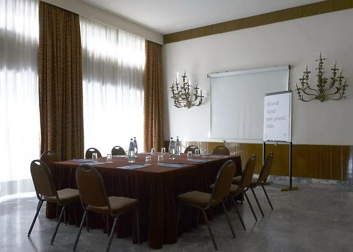 Nh拉斯伯泽亚酒店 斯培西亚